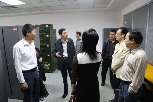 2014年5月14日上午，市人大常委會(huì)副主任顧放一行對(duì)集團(tuán)公司貫徹實(shí)施《檔案法》情況進(jìn)行執(zhí)法檢查。